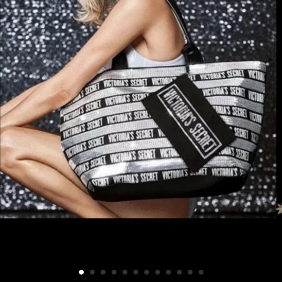Victoria's Secret Handbags - Victoria’s secret  tote